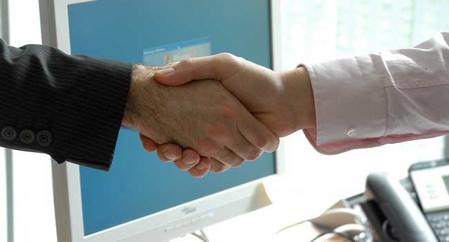 Berbisnis Dengan Orang Lain