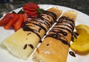 Kue-Basah-Dadar-Gulung-Pisang-Coklat-yang-Lezat