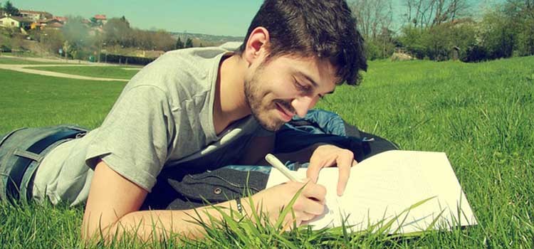 Mendapatkan Penghasilan dari Menulis