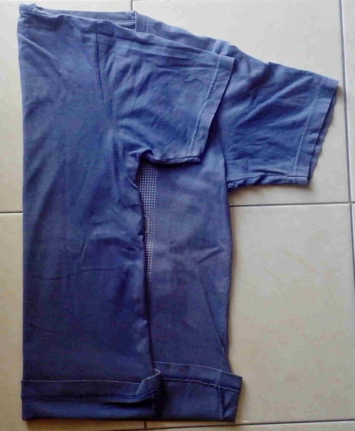 lipat-bagian-kaos-kiri-ke-arah-kanan