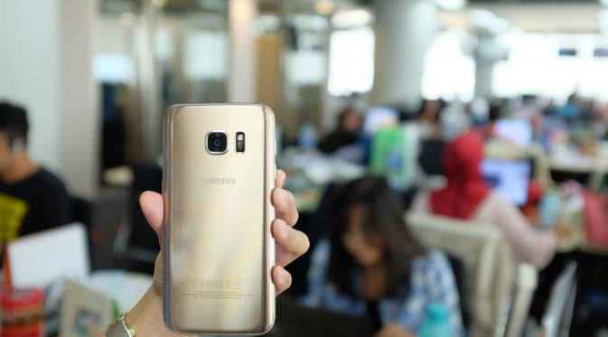 Samsung Galaxy S7 Tampak Belakang (Foto : Iskandar Liputan6.com)
