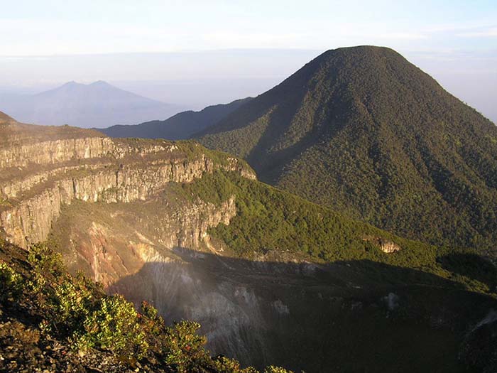 gunung untuk pendakian