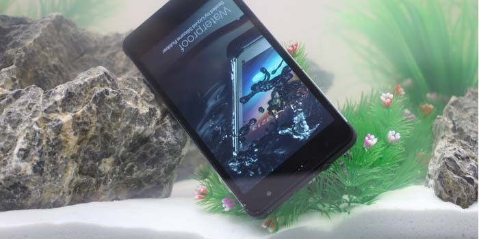 ponsel tahan banting