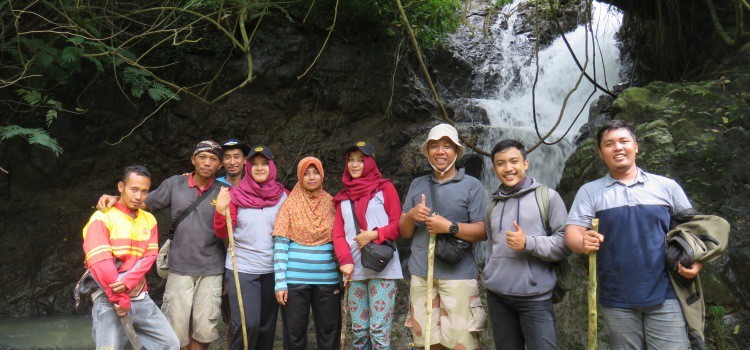 air terjun dong aron