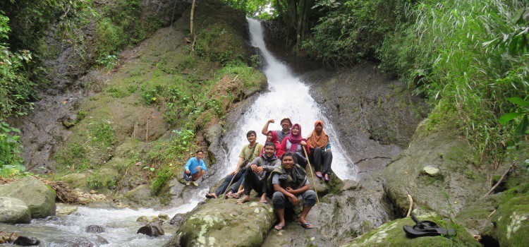 air terjun dong aron