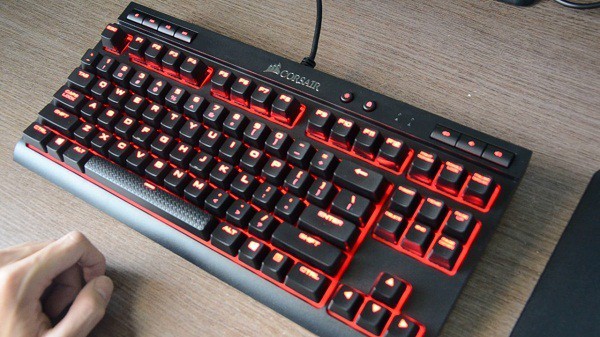 memilih keyboard gaming