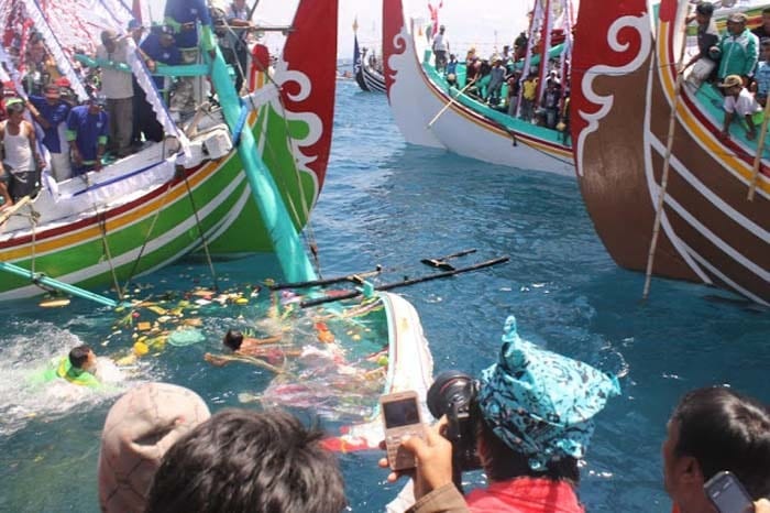 Pantai Pasir Putih Situbondo
