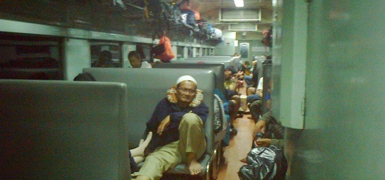 Kereta kelas ekonomi. Sumber foto: ciliwoeng