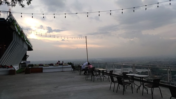 Mountain Breeze Batu Kincir Resto