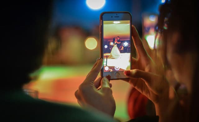 Cara Menghasilkan Uang dengan Smartphone nonton video