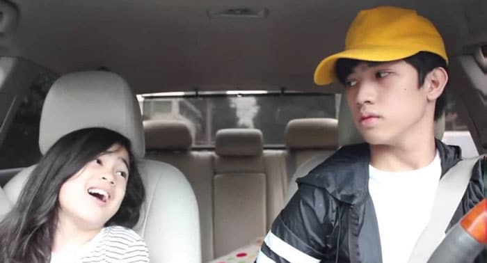 memanfaatkan trending topic