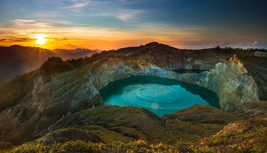 paket wisata flores kelimutu