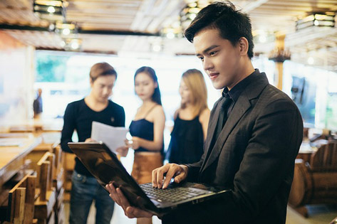 Memiliki Pasangan Seorang Blogger