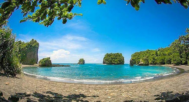 PANTAI TERCANTIK DI MALANG _ PANTAI LICIN