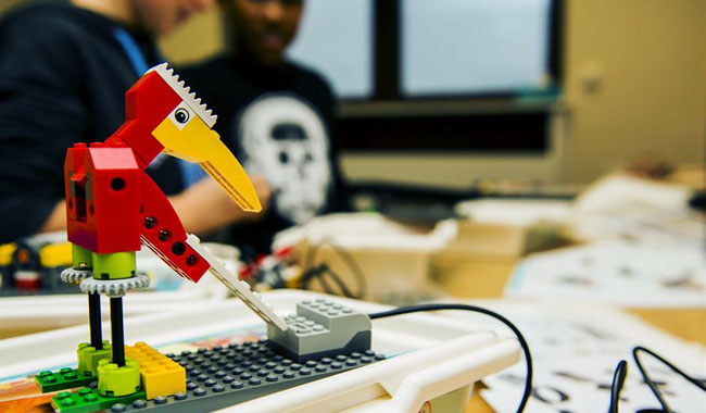 Robot Menggantikan Pekerjaan Manusia