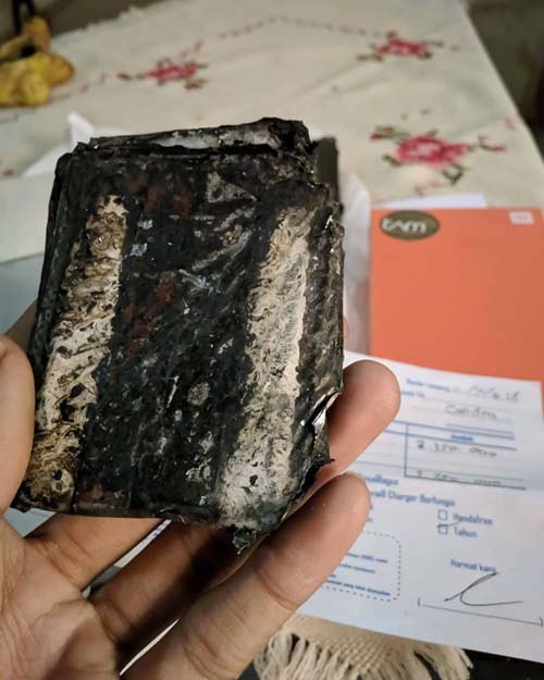 Insiden ponsel meledak