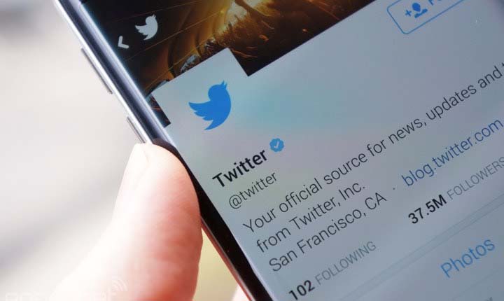 politisi menggunakan twitter