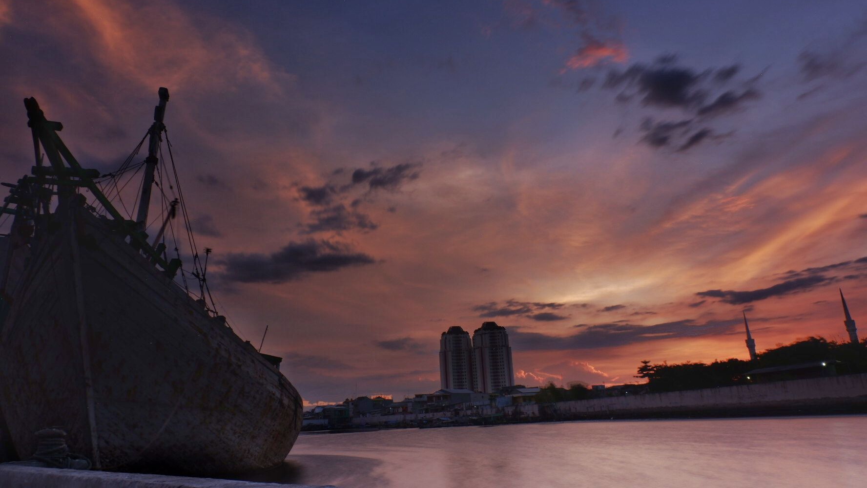 Pelabuhan Sunda Kelapa via pinterest.com