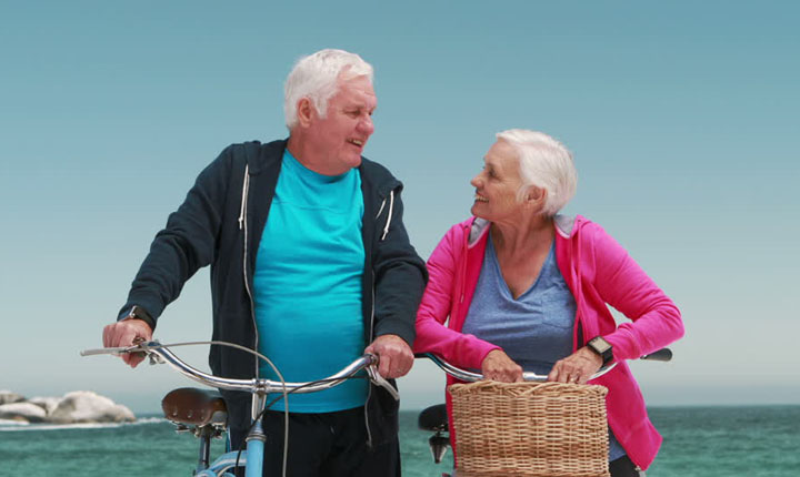 Bahagia di Usia Senja