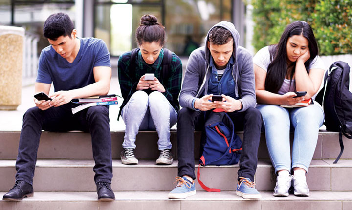 berhenti bermain media sosial