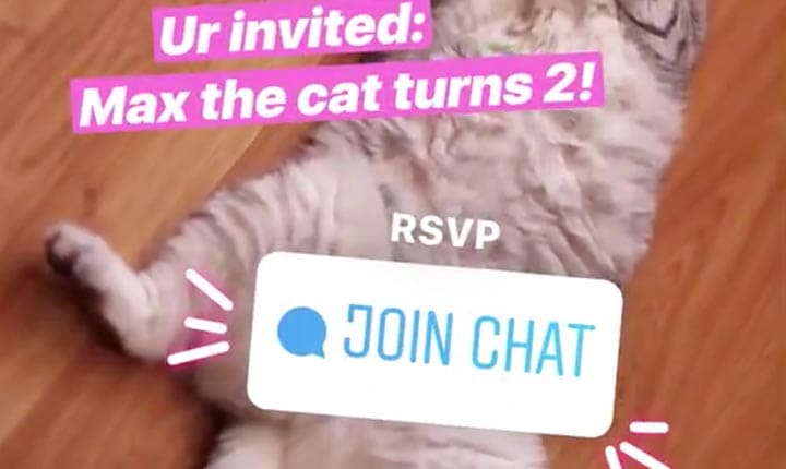 menggunakan stiker chat