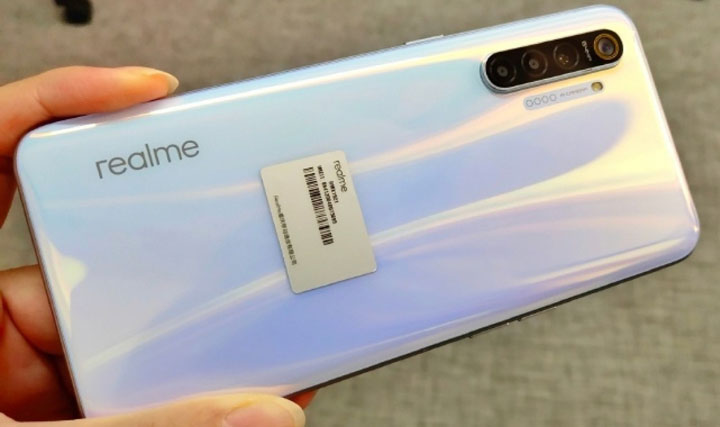 Spesifikasi dan Penampakan Realme XT