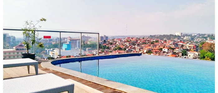 Sky Pool Bar Star Hotel Semarang