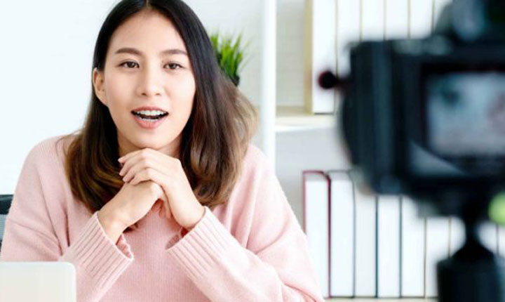 Fenomena Eksis Dapet Uang